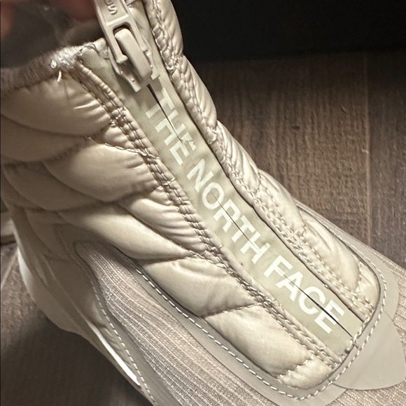 The North Face Thermoball Progressive Zip 2 Waterproof Booties Size 7 NWOT - Picture 7 of 16